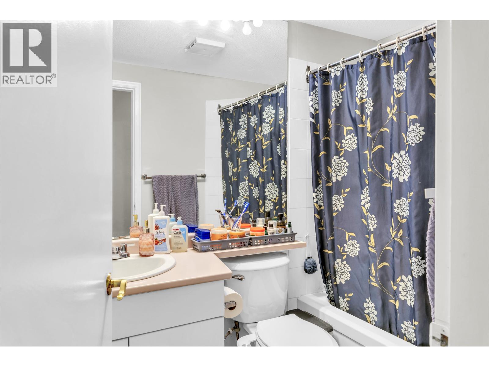 212 6939 Gilley Avenue, Burnaby, British Columbia  V5J 4W8 - Photo 9 - R3090971