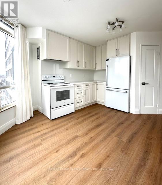 1208 - 1300 Islington Avenue, Toronto, Ontario  M9A 5C4 - Photo 5 - W12756152