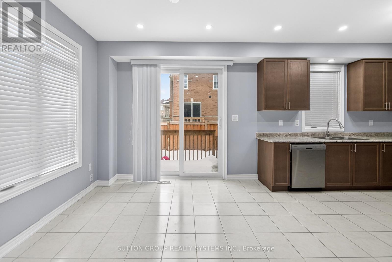 23 Oleary Road, Brampton, Ontario  L7A 4X1 - Photo 10 - W12808416