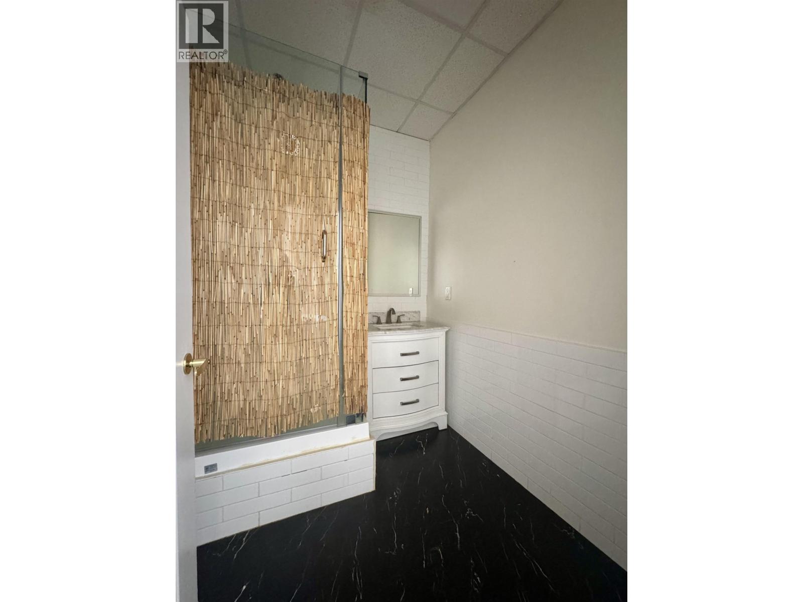 319 Governors Court, New Westminster, British Columbia  V3L 5S5 - Photo 9 - C8076372