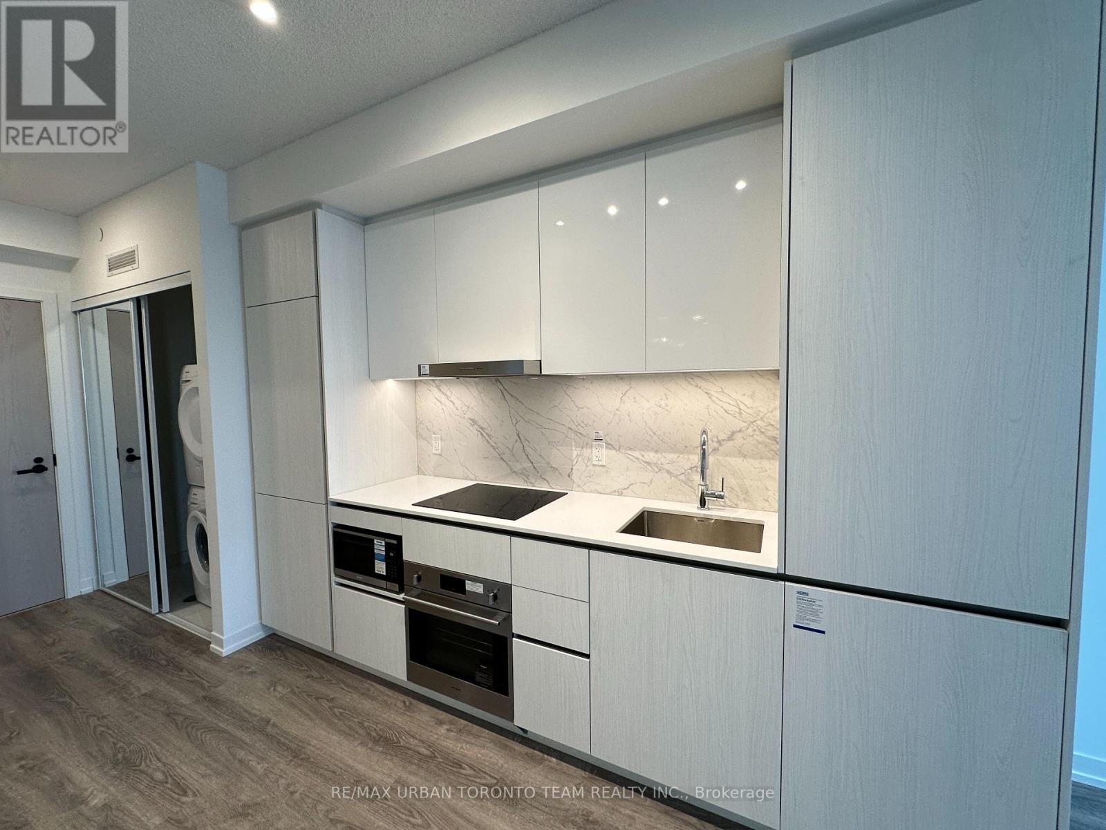 3511 - 8 Interchange Way, Vaughan, Ontario  L4K 5Z7 - Photo 4 - N12810086