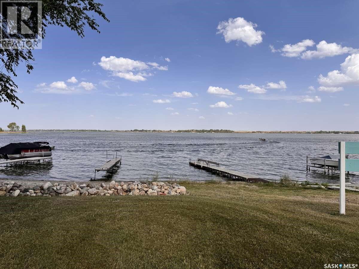 100B Lakeshore DRIVE, Wee Too Beach, Saskatchewan