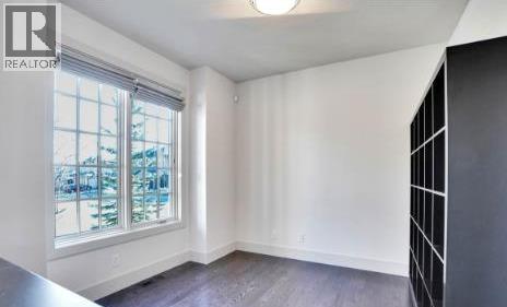 54 Wexford Crescent Sw, Calgary, Alberta  T3h 0h1 - Photo 4 - A2287547