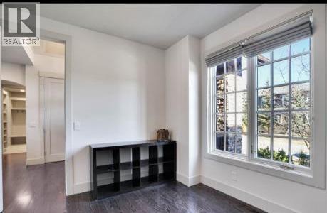 54 Wexford Crescent Sw, Calgary, Alberta  T3h 0h1 - Photo 5 - A2287547