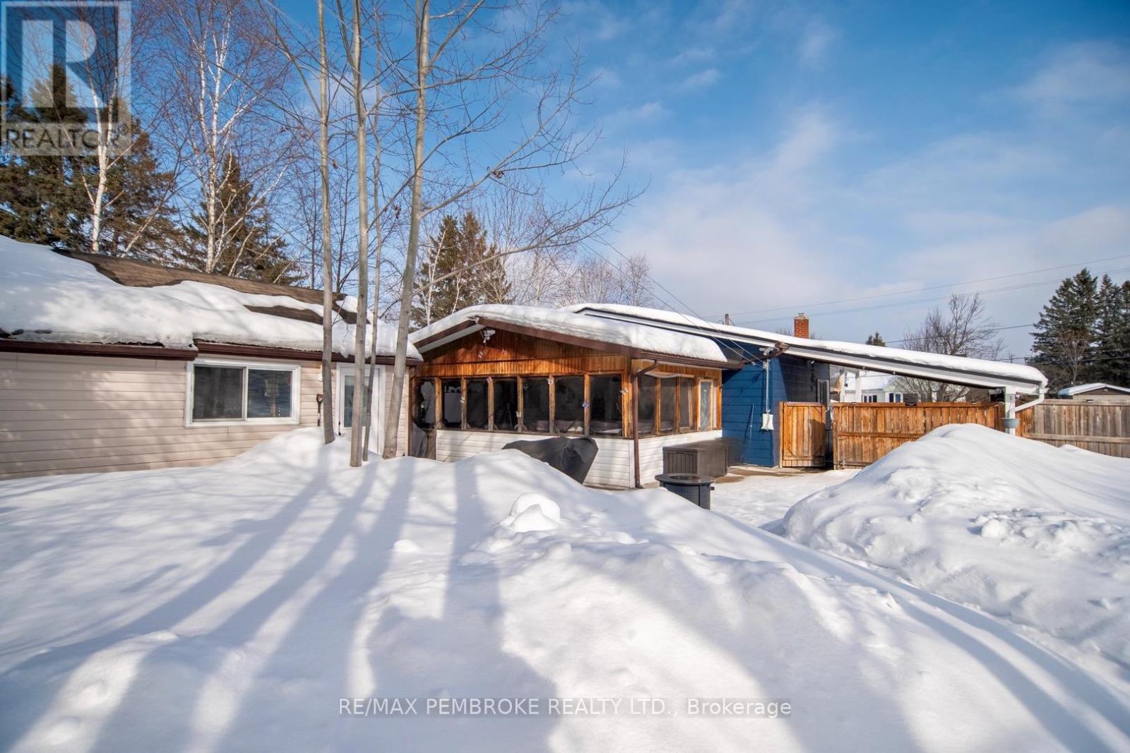 61 Doran Road, Petawawa, Ontario  K8H 1R3 - Photo 35 - X12810126