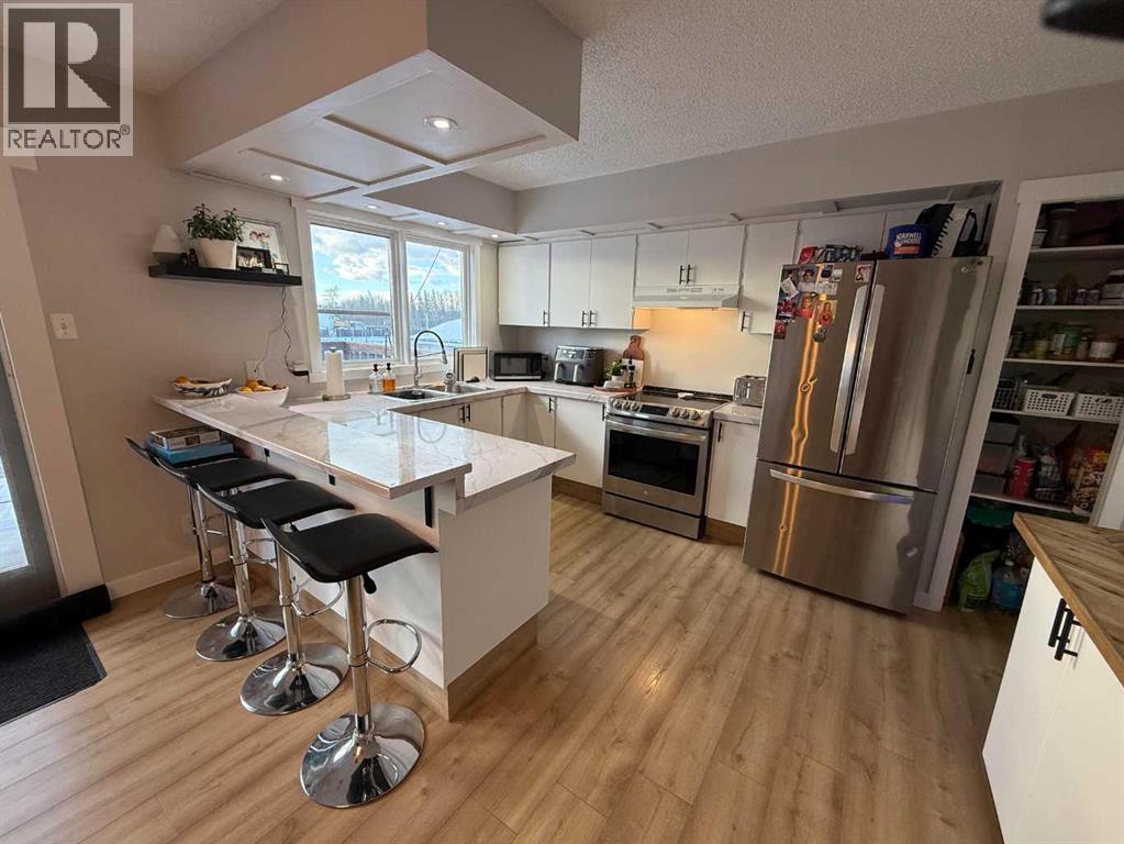 34 Wedow Drive, Whitecourt, Alberta  T7S 1B6 - Photo 4 - A2278953