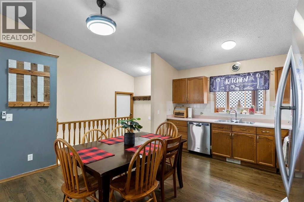 74 Sprucegrove Way Se, Airdrie, Alberta  T4B 2E1 - Photo 8 - A2276250