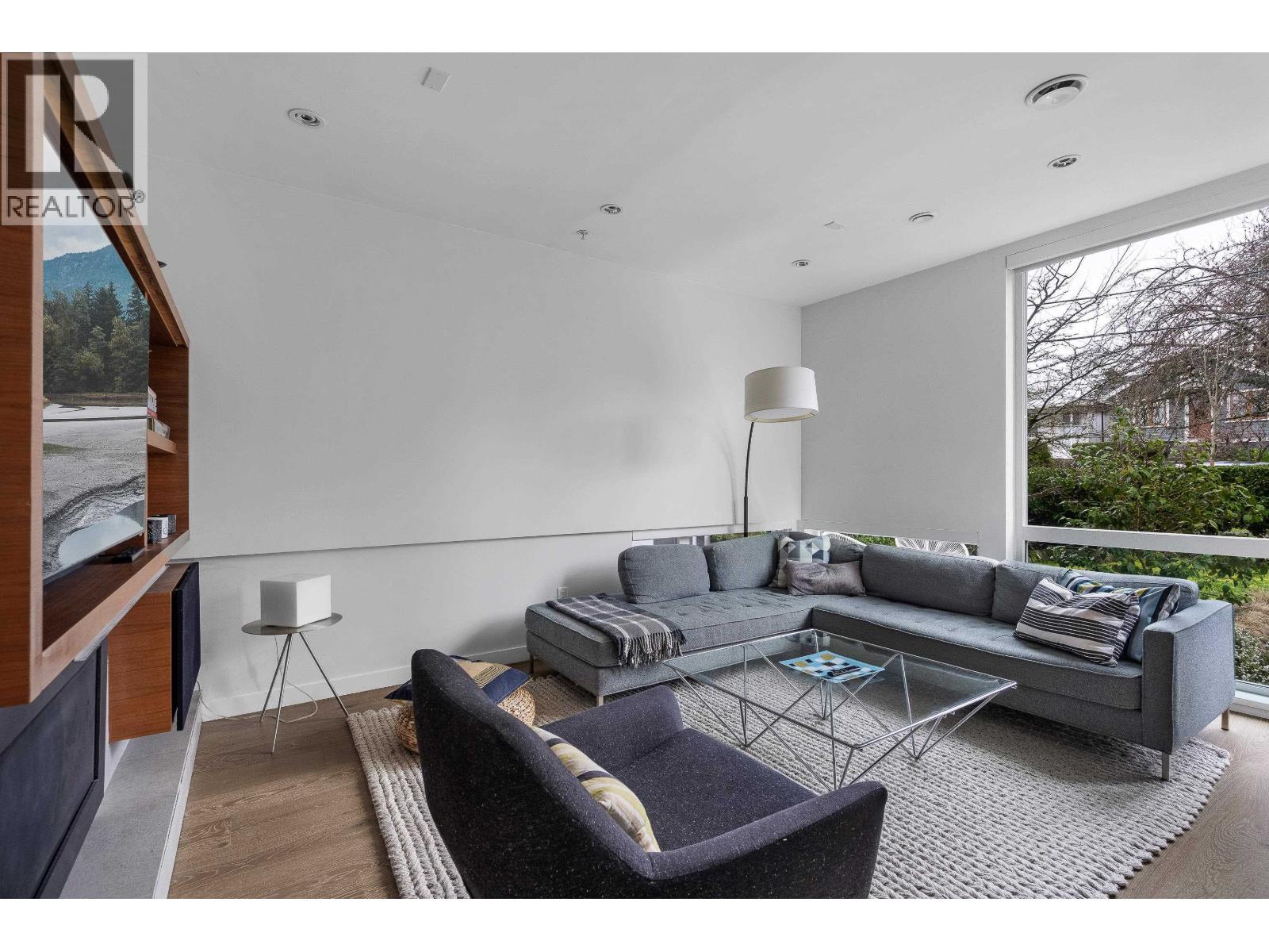 1928 Templeton Drive, Vancouver, British Columbia  V5N 4W1 - Photo 4 - R3092138