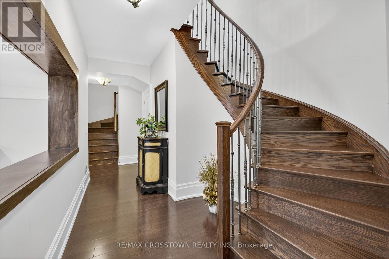 10 Annsleywood Court, Vaughan, Ontario  L4H 4G6 - Photo 38 - N12810118