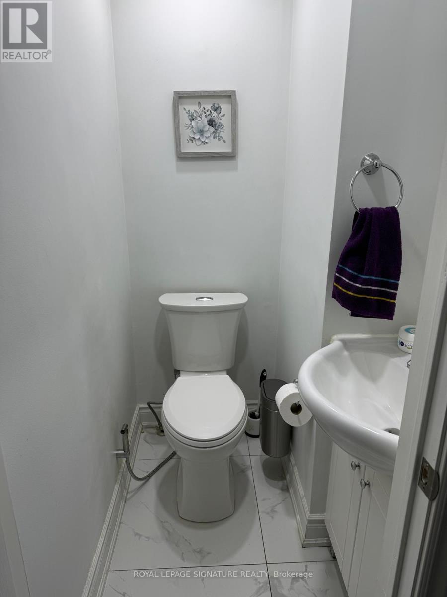 64 Danville Avenue, Halton Hills, Ontario  L7J 2W2 - Photo 10 - W12810112