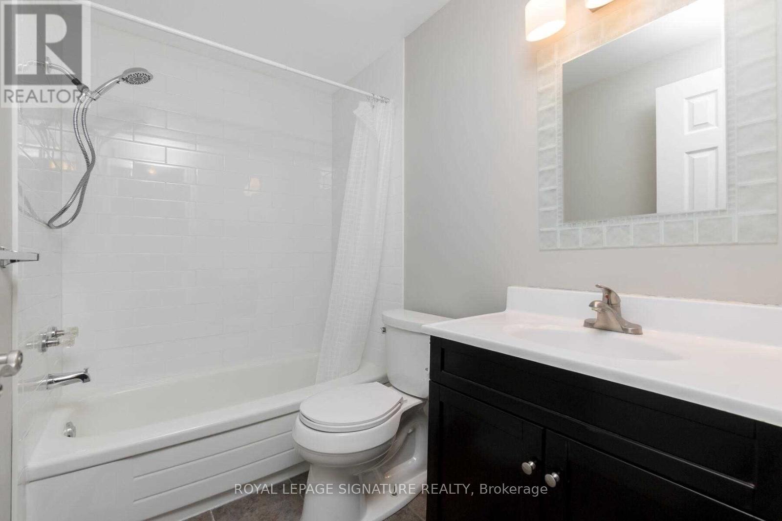 64 Danville Avenue, Halton Hills, Ontario  L7J 2W2 - Photo 15 - W12810112