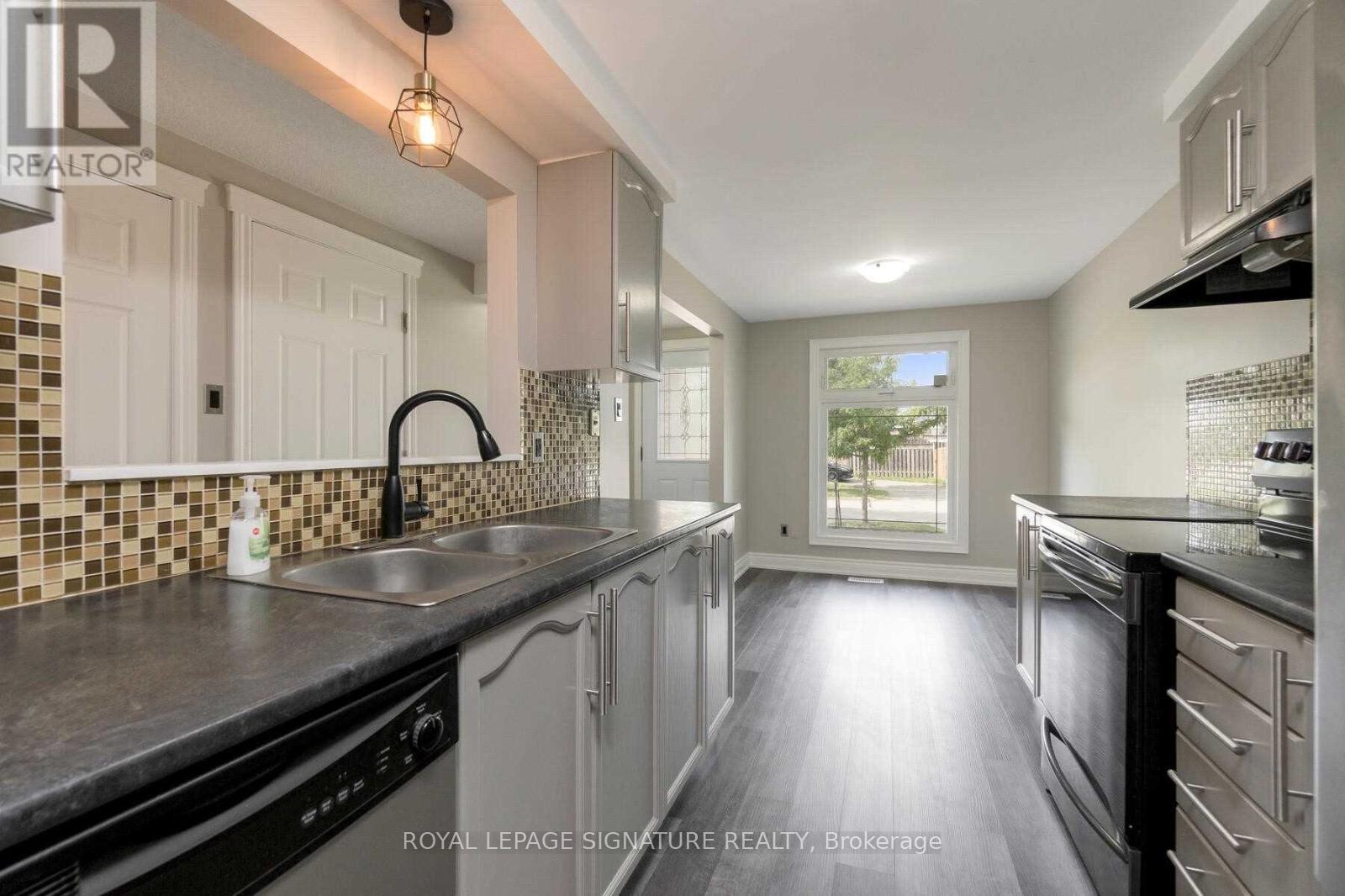 64 Danville Avenue, Halton Hills, Ontario  L7J 2W2 - Photo 9 - W12810112