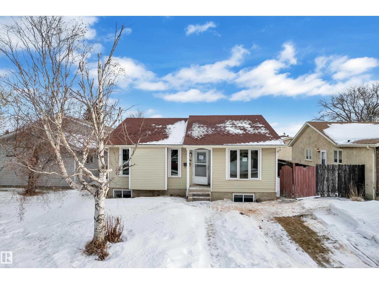 1755 37 St Nw, Edmonton, Alberta  T6L 2P6 - Photo 2 - E4470672