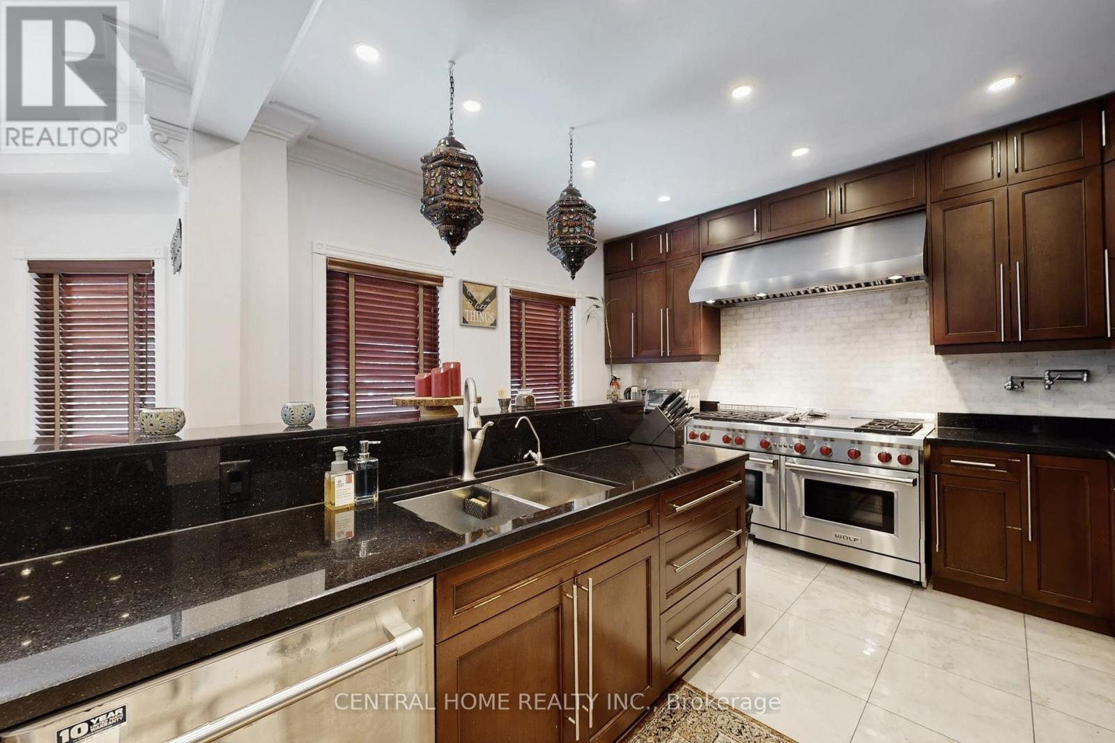 28 Theobald's Circle, Richmond Hill, Ontario  L4C 9C6 - Photo 14 - N12809002