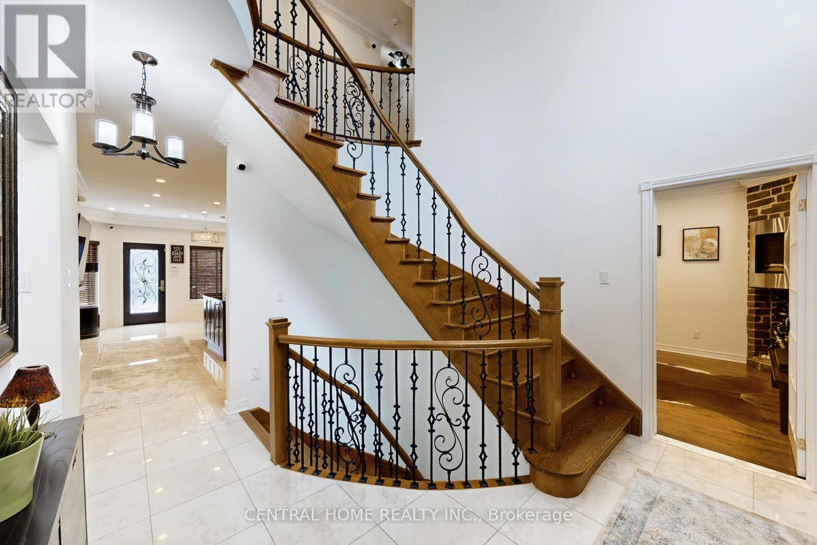 28 Theobald's Circle, Richmond Hill, Ontario  L4C 9C6 - Photo 18 - N12809002