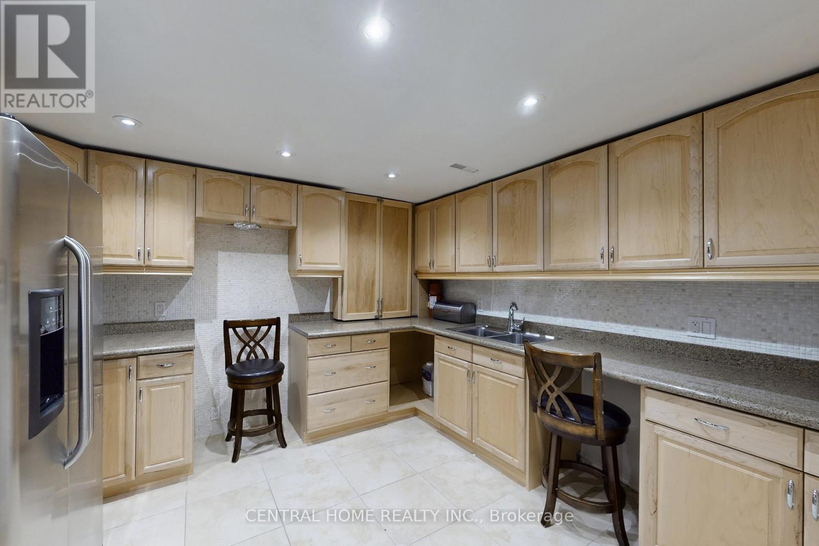 28 Theobald's Circle, Richmond Hill, Ontario  L4C 9C6 - Photo 37 - N12809002