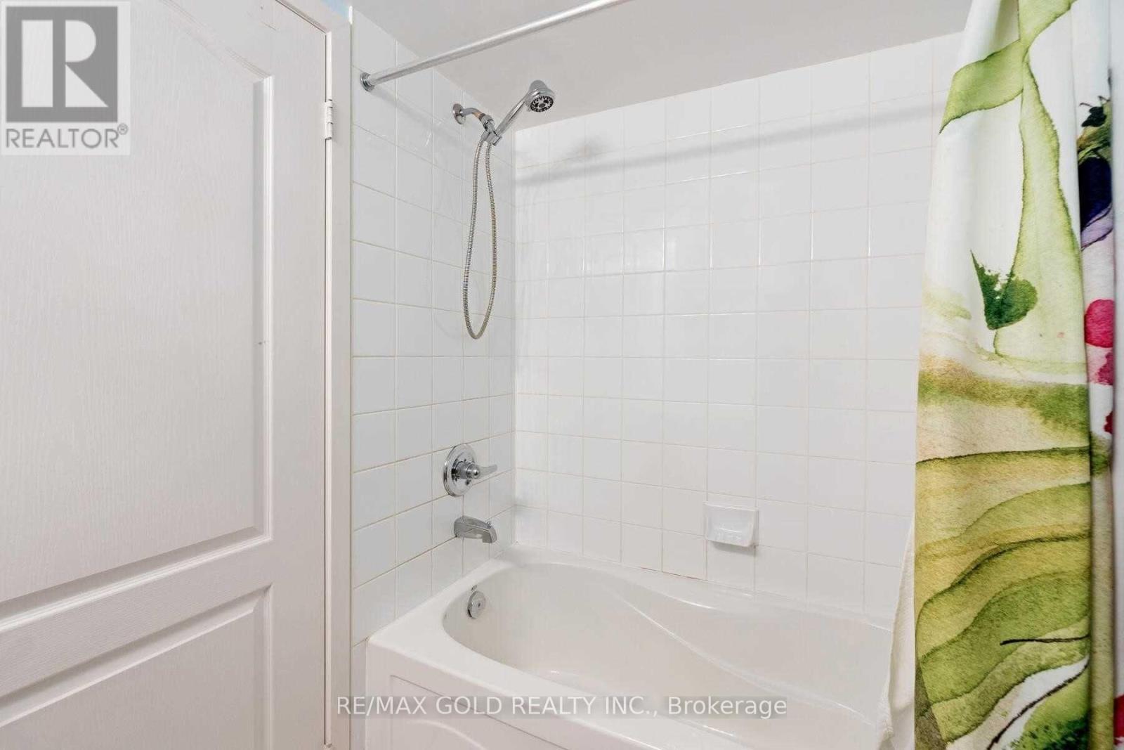 1110 - 8 Dayspring Circle E, Brampton, Ontario  L6P 2Z7 - Photo 7 - W12809546