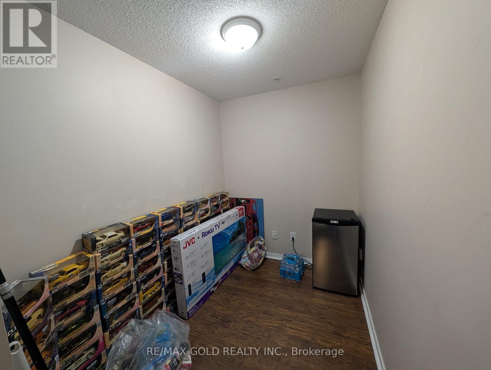 1110 - 8 Dayspring Circle E, Brampton, Ontario  L6P 2Z7 - Photo 9 - W12809546