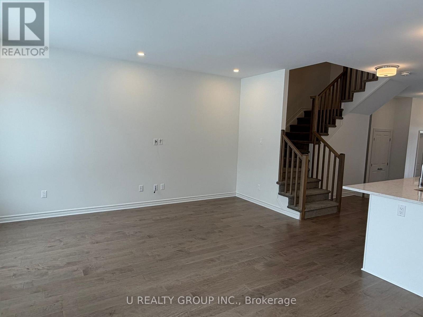 153 Kerala Place, Ottawa, Ontario  K1T 3T9 - Photo 12 - X12810148