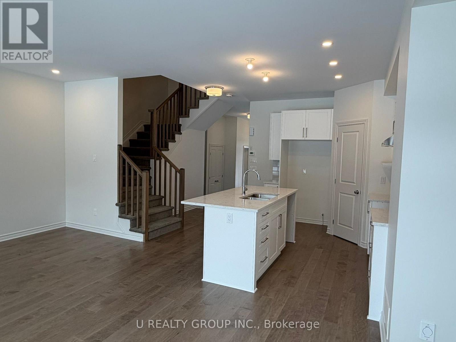 153 Kerala Place, Ottawa, Ontario  K1T 3T9 - Photo 6 - X12810148