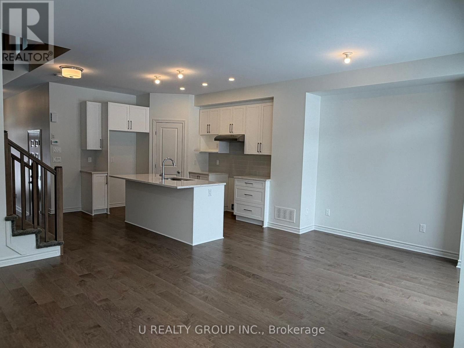 153 Kerala Place, Ottawa, Ontario  K1T 3T9 - Photo 7 - X12810148