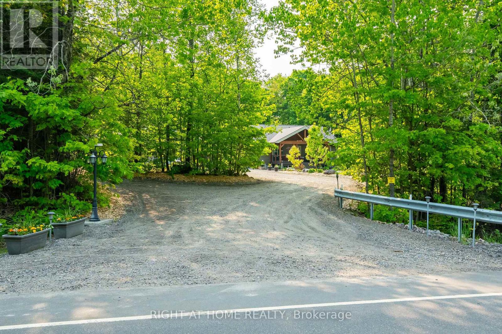 12028 Highway 118 Highway, Dysart Et Al, Ontario  K0M 1S0 - Photo 3 - X12422903