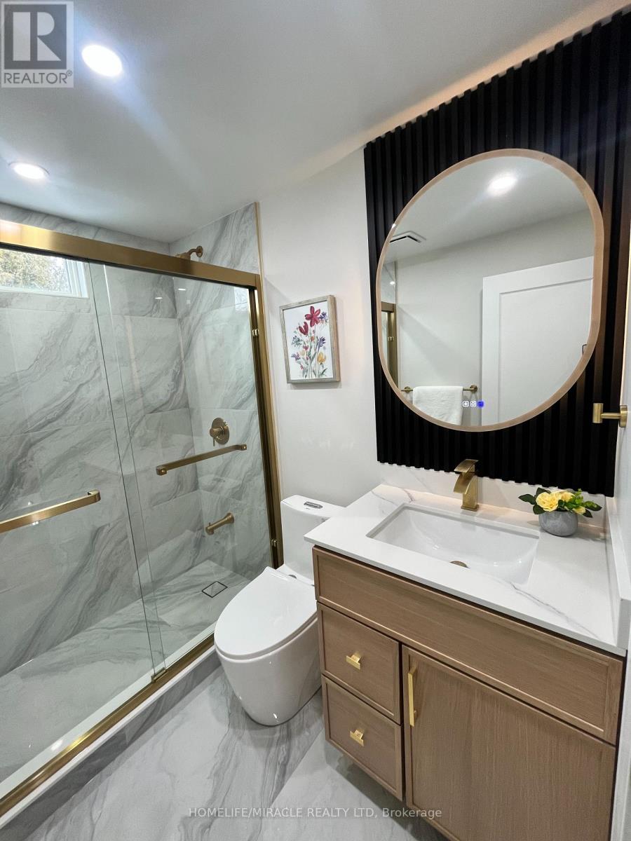 12 Thyra Avenue, Toronto, Ontario  M4C 5G5 - Photo 13 - E12810156