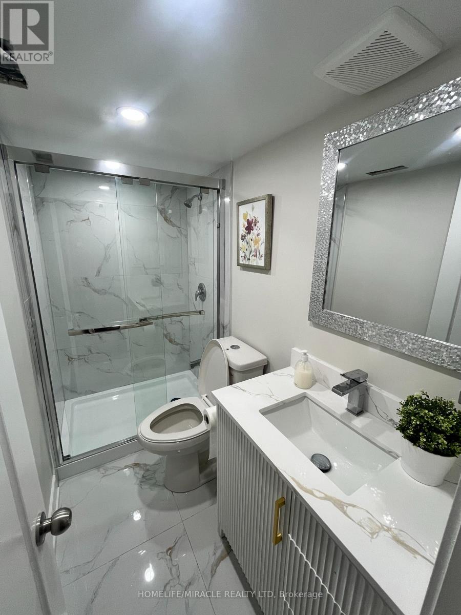 12 Thyra Avenue, Toronto, Ontario  M4C 5G5 - Photo 20 - E12810156