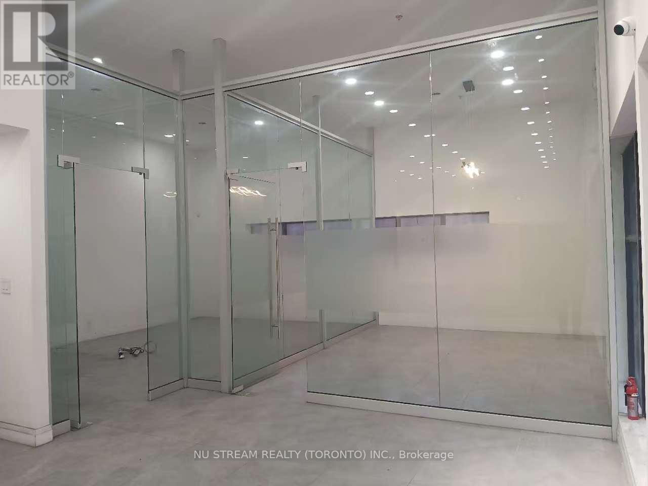 1 - 30 West Pearce Street, Richmond Hill, Ontario  L4B 1E3 - Photo 2 - N12810150