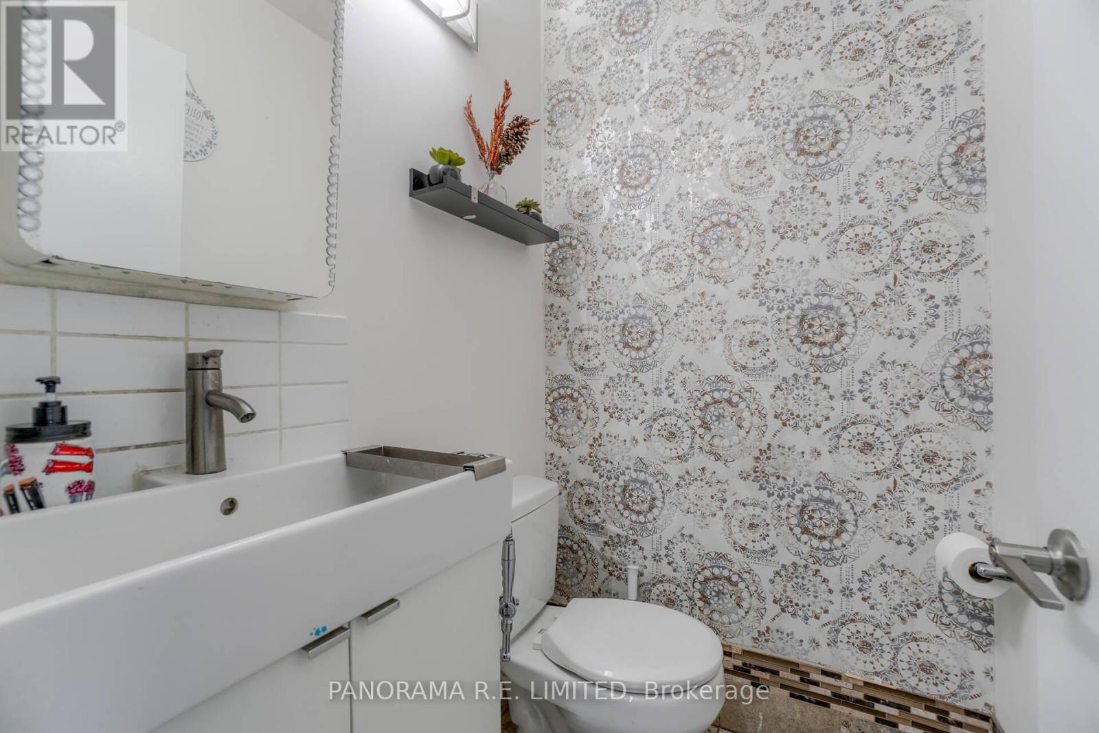 395 Burnhamthorpe Road, Toronto, Ontario  M9B 2A7 - Photo 13 - W12810134