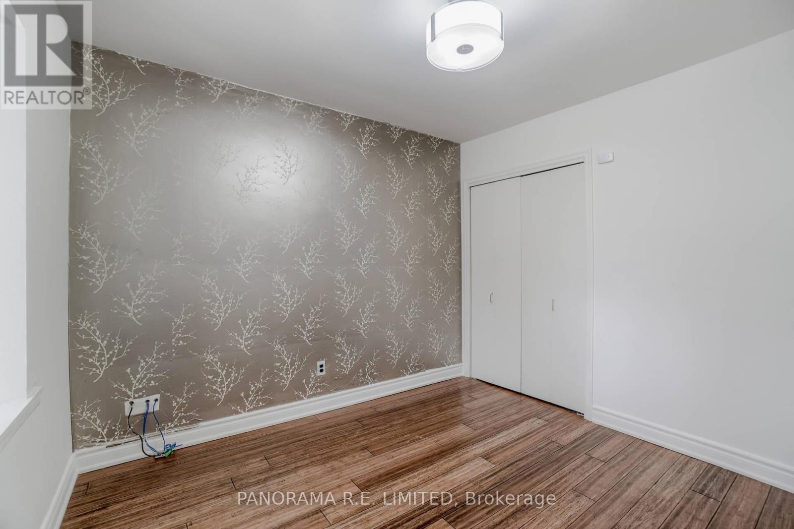 395 Burnhamthorpe Road, Toronto, Ontario  M9B 2A7 - Photo 15 - W12810134