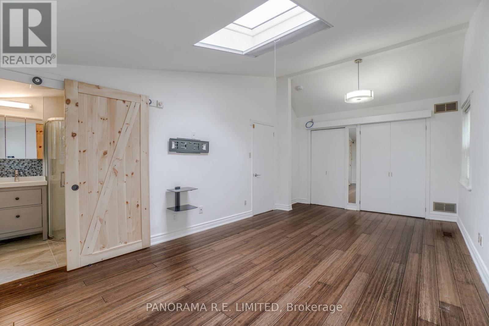 395 Burnhamthorpe Road, Toronto, Ontario  M9B 2A7 - Photo 18 - W12810134