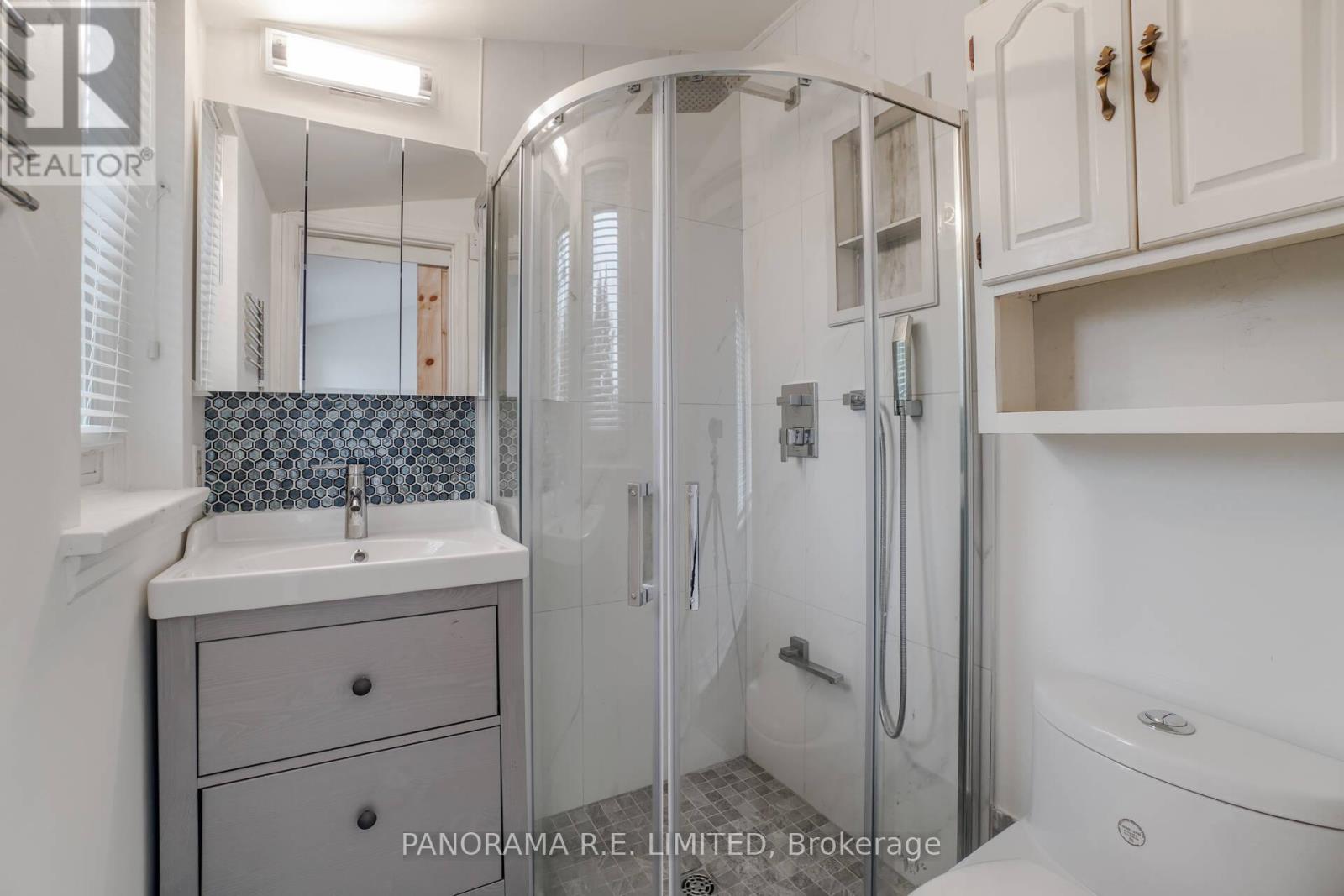 395 Burnhamthorpe Road, Toronto, Ontario  M9B 2A7 - Photo 19 - W12810134