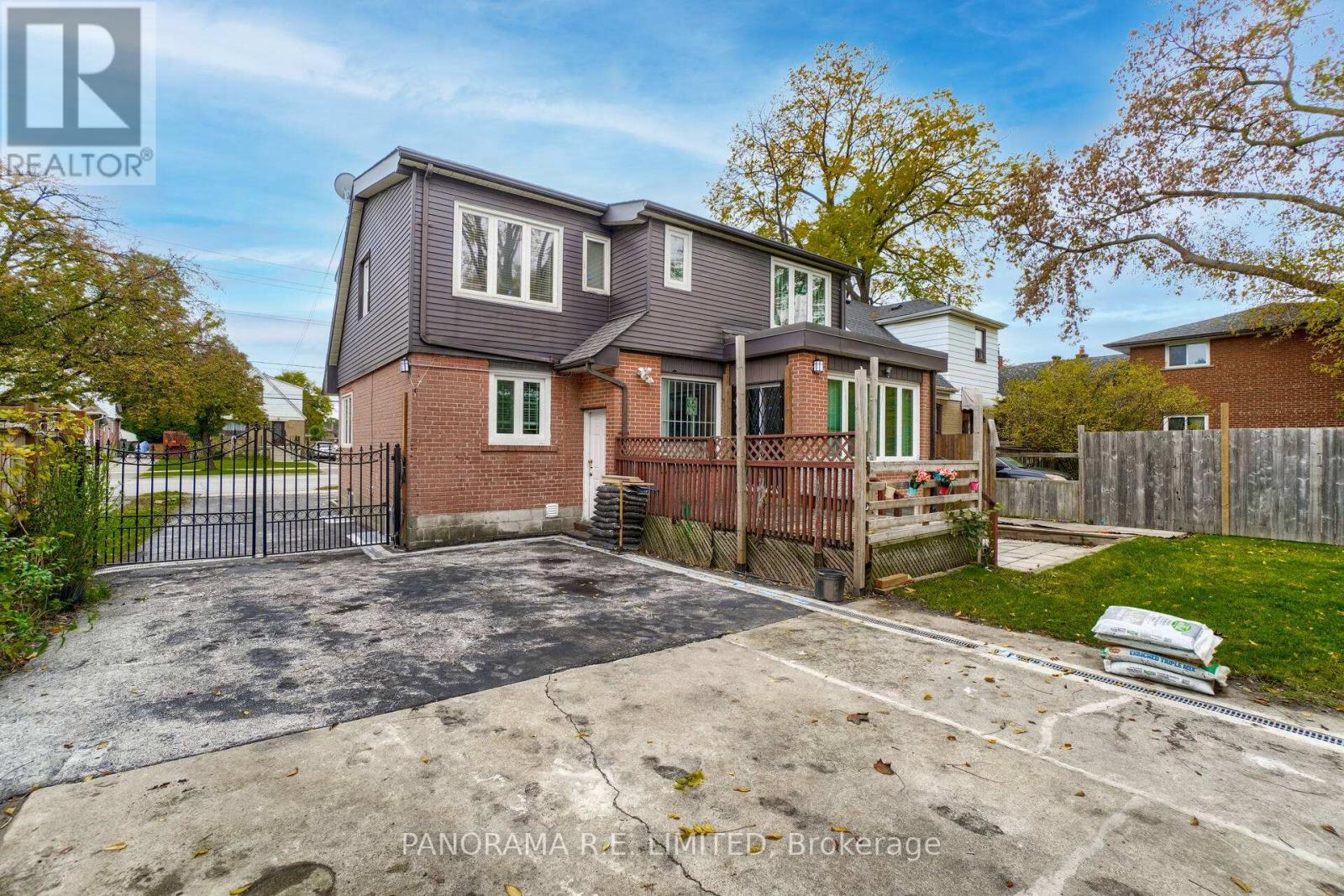 395 Burnhamthorpe Road, Toronto, Ontario  M9B 2A7 - Photo 26 - W12810134