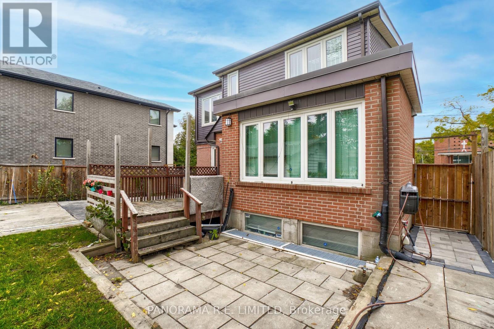 395 Burnhamthorpe Road, Toronto, Ontario  M9B 2A7 - Photo 28 - W12810134