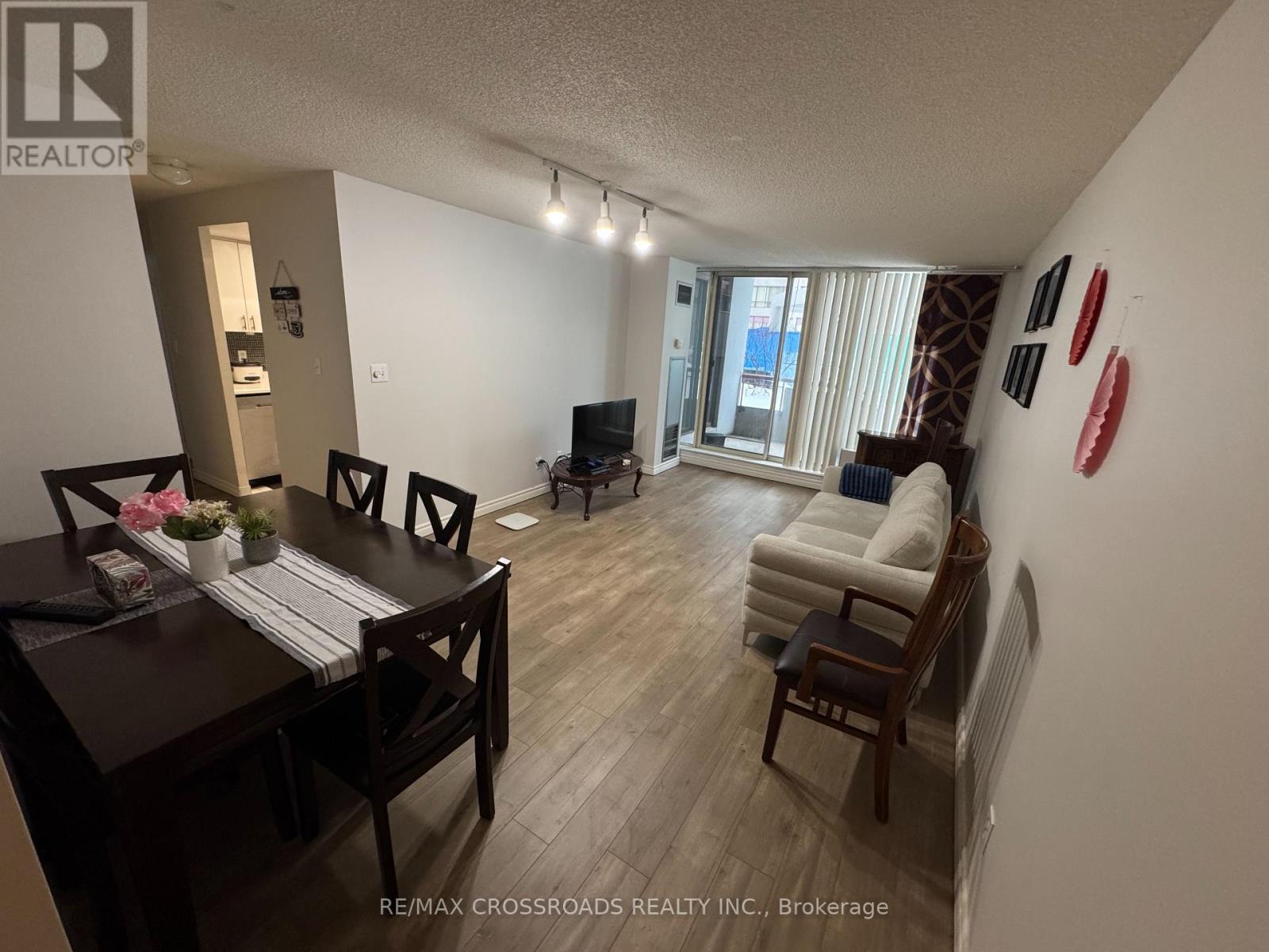 104 - 5785 Yonge Street, Toronto, Ontario  M2N 4J2 - Photo 2 - C12807928