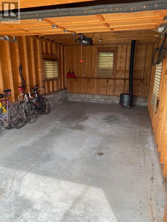 211 Colin Crescent, Jasper, Alberta  T0E 1E0 - Photo 11 - A2287112