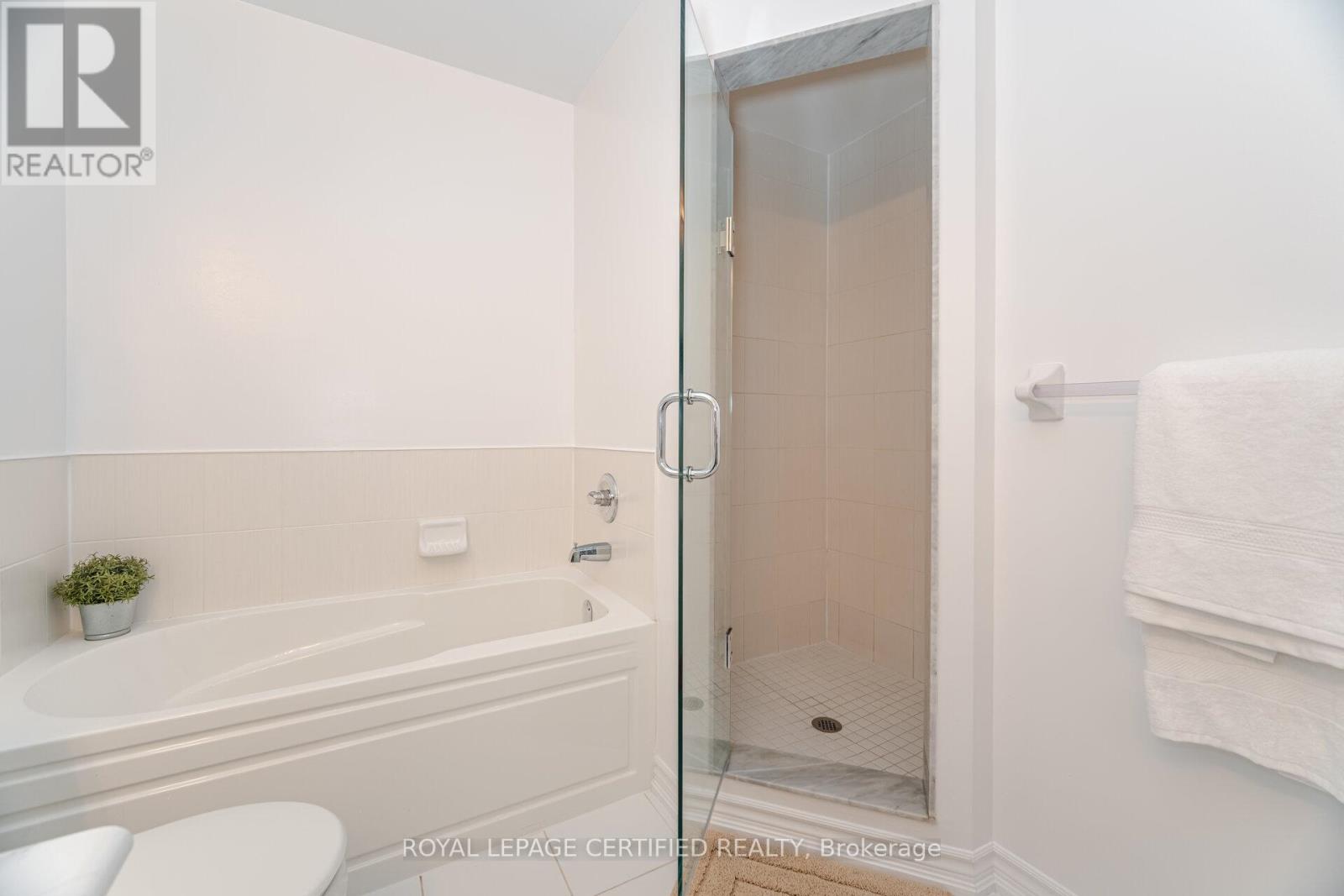 43-01 - 2420 Baronwood Drive, Oakville, Ontario  L6M 0X6 - Photo 36 - W12793060