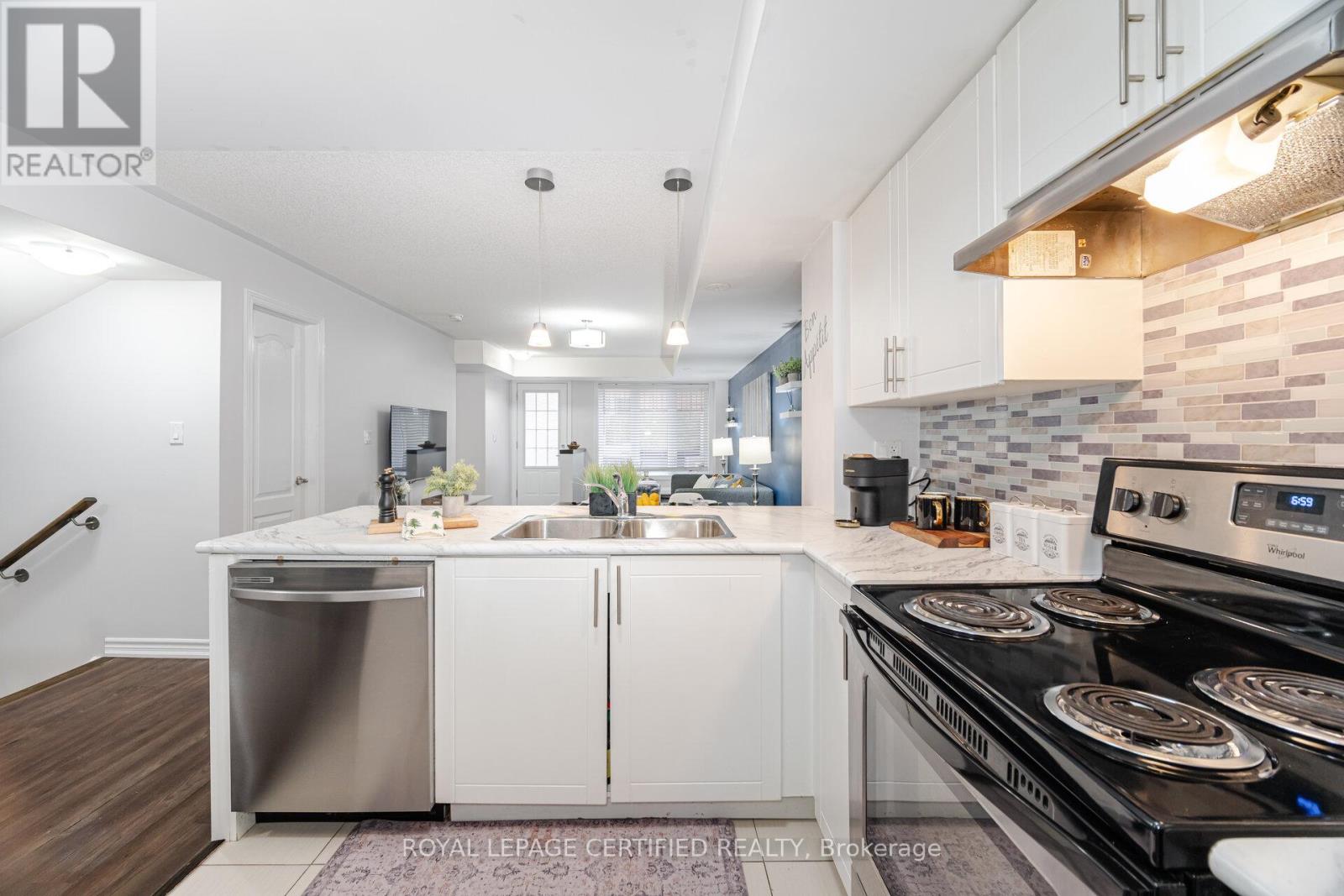 43-01 - 2420 Baronwood Drive, Oakville, Ontario  L6M 0X6 - Photo 19 - W12793060