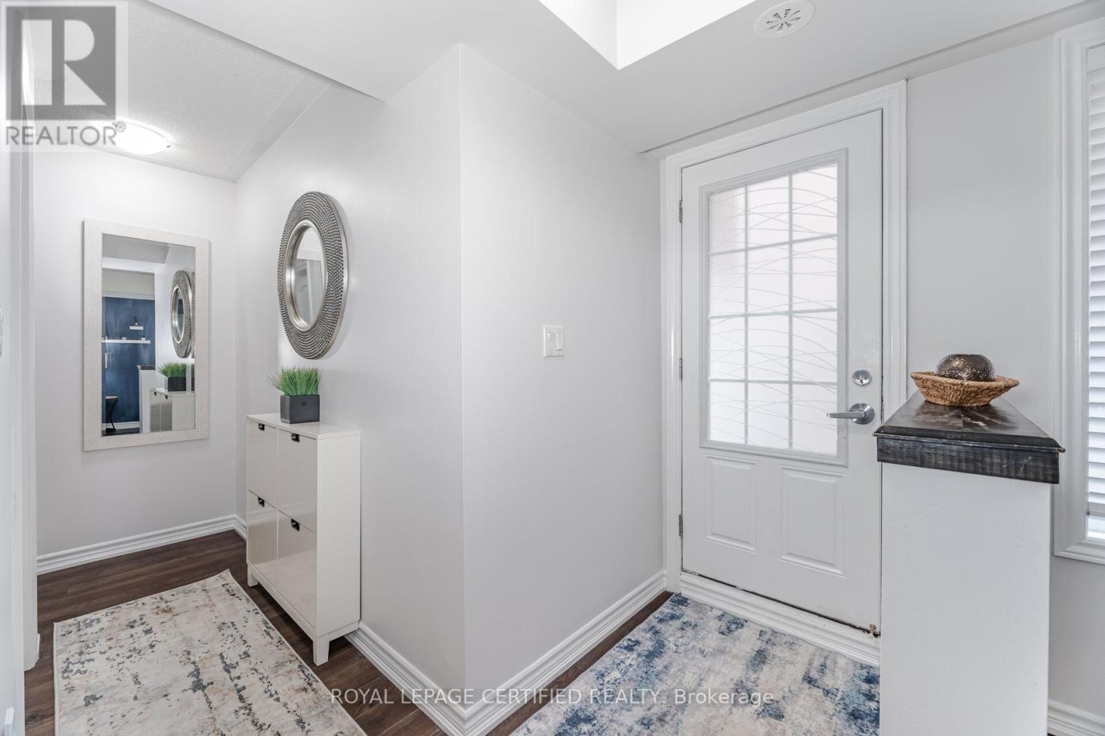 43-01 - 2420 Baronwood Drive, Oakville, Ontario  L6M 0X6 - Photo 4 - W12793060