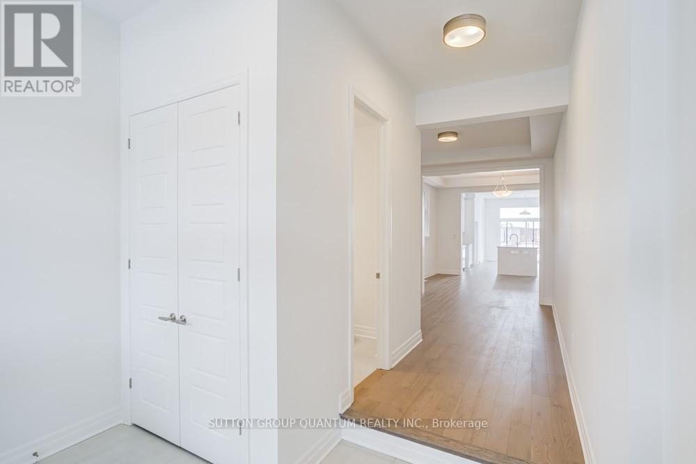 1223 Black Bear Trail, Oakville, Ontario  L6H 8B1 - Photo 7 - W12807008