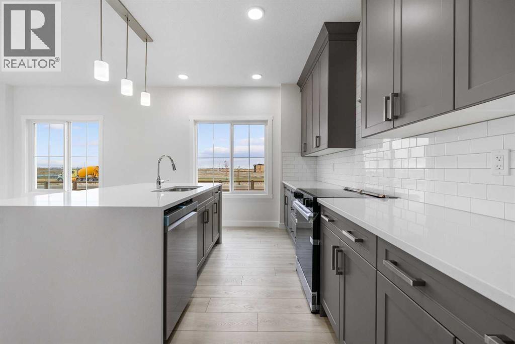 142 Sunstone Way, Balzac, Alberta  T4B 5T5 - Photo 17 - A2285070