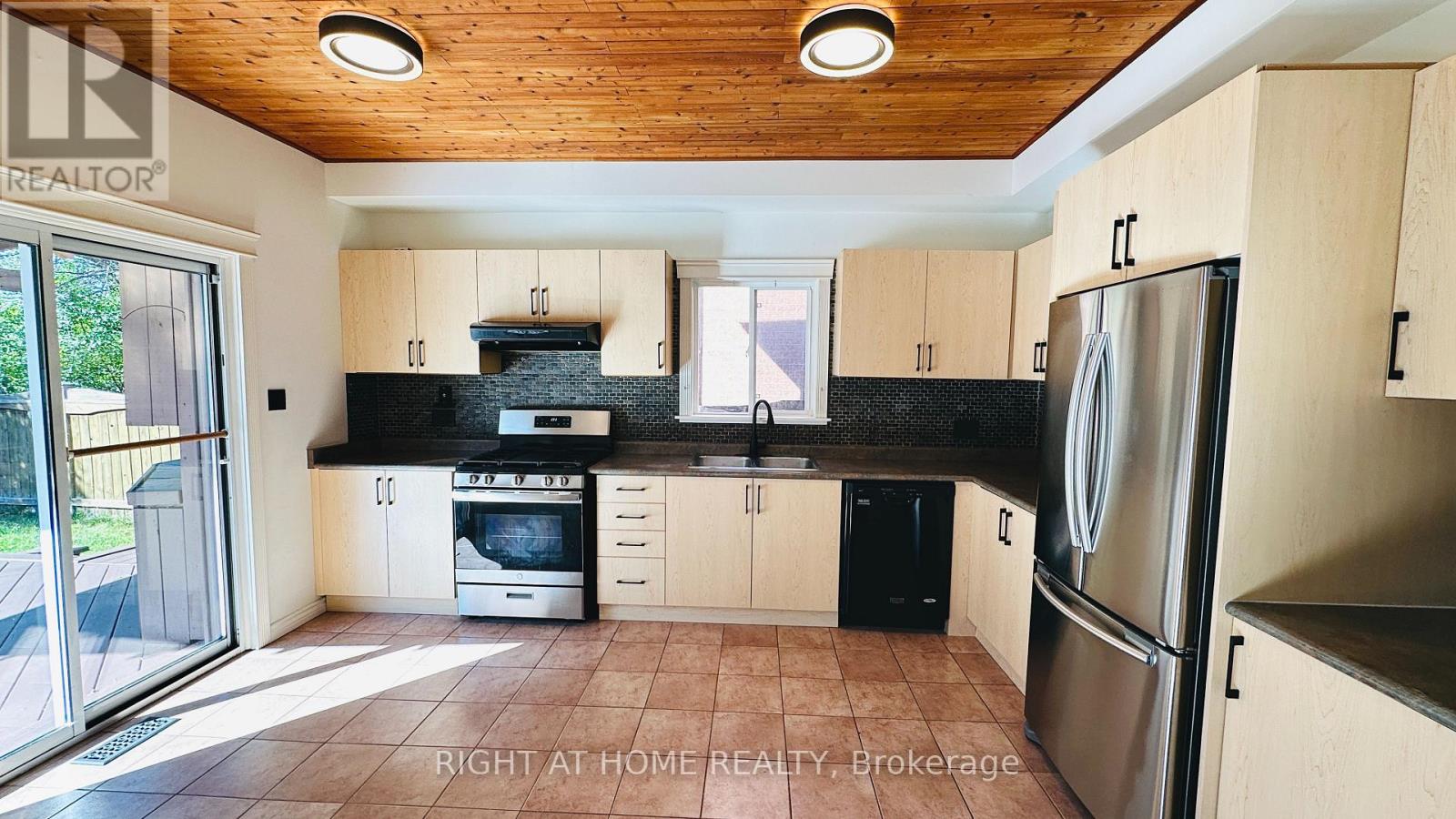 24 Antique Drive, Richmond Hill, Ontario  L4E 3X5 - Photo 10 - N12810178