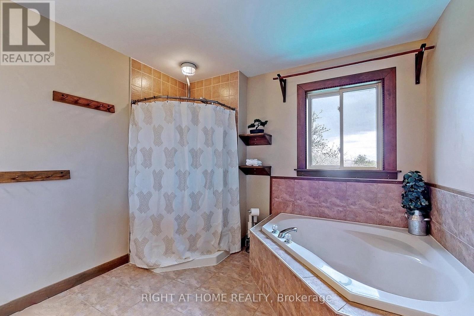 24 Antique Drive, Richmond Hill, Ontario  L4E 3X5 - Photo 16 - N12810178