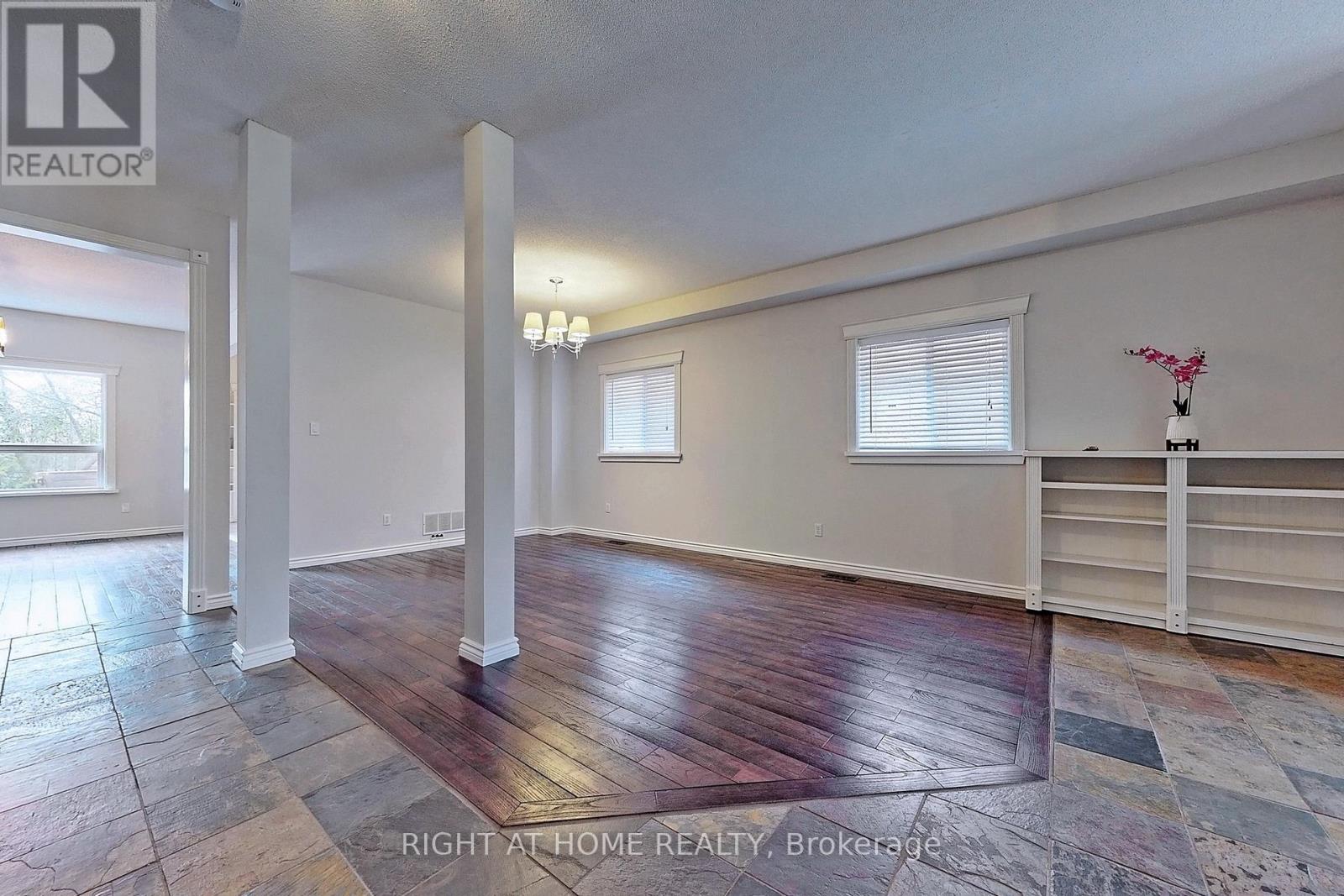 24 Antique Drive, Richmond Hill, Ontario  L4E 3X5 - Photo 2 - N12810178