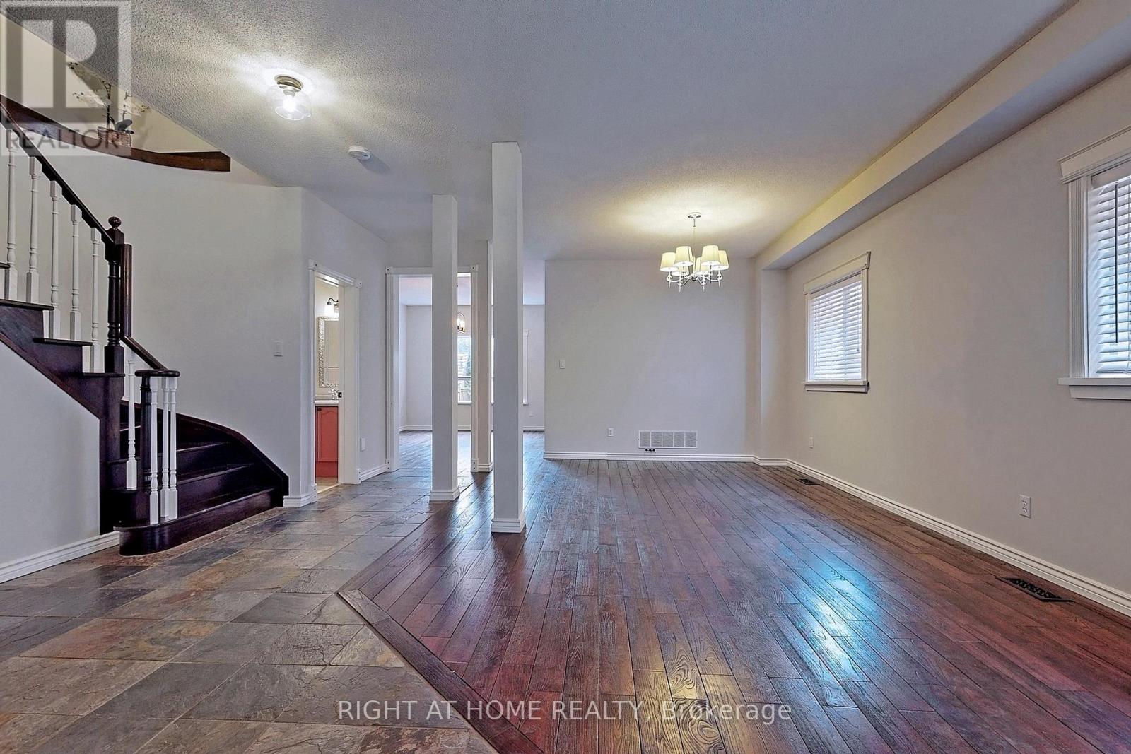 24 Antique Drive, Richmond Hill, Ontario  L4E 3X5 - Photo 6 - N12810178