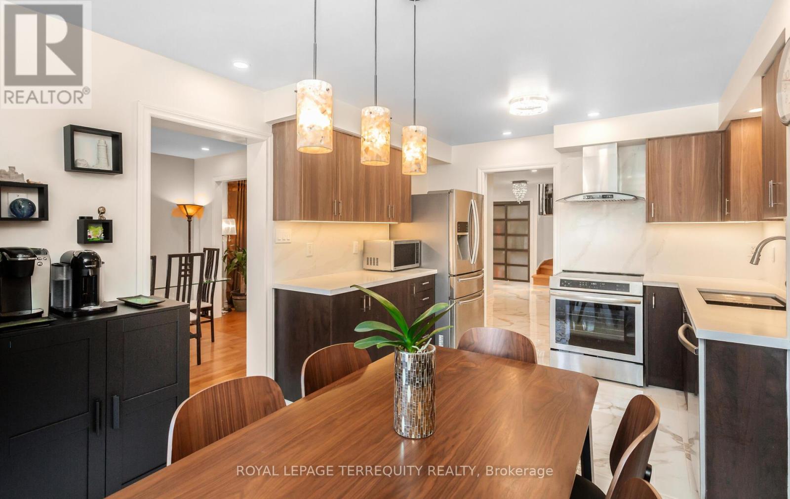 5596 Haddon Hall Road N, Mississauga, Ontario  L5M 5G4 - Photo 11 - W12810162