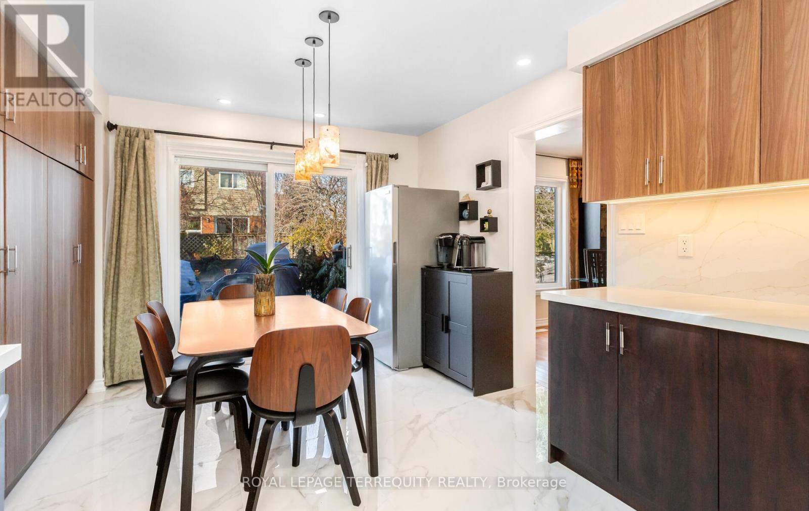 5596 Haddon Hall Road N, Mississauga, Ontario  L5M 5G4 - Photo 13 - W12810162