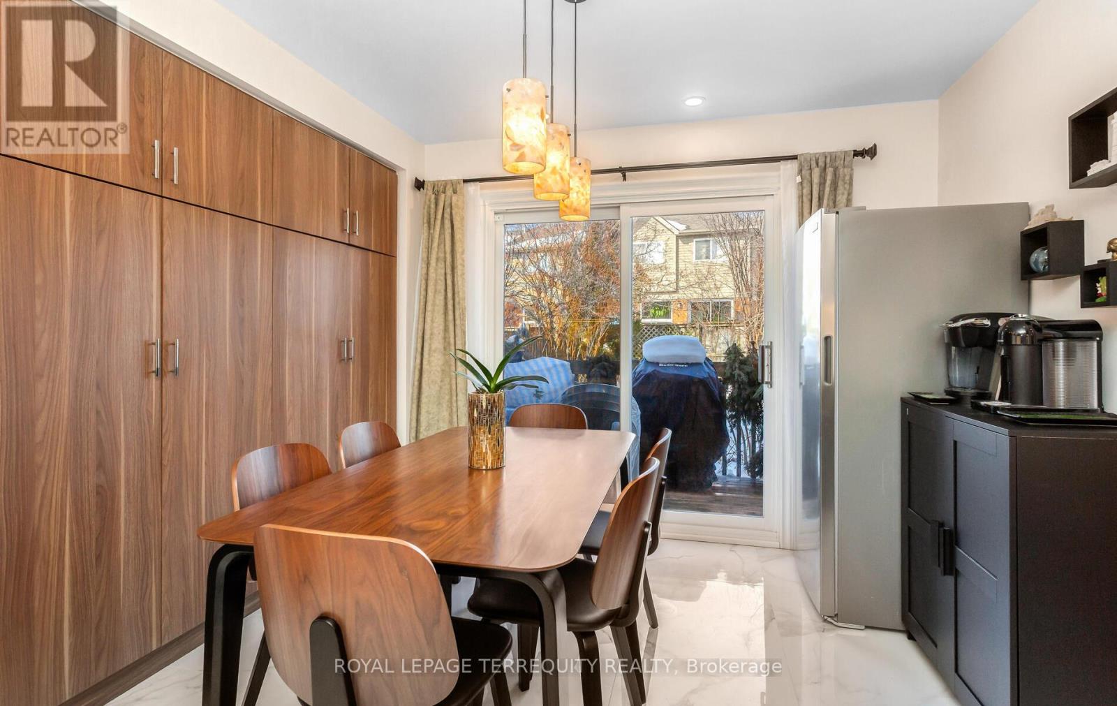 5596 Haddon Hall Road N, Mississauga, Ontario  L5M 5G4 - Photo 14 - W12810162