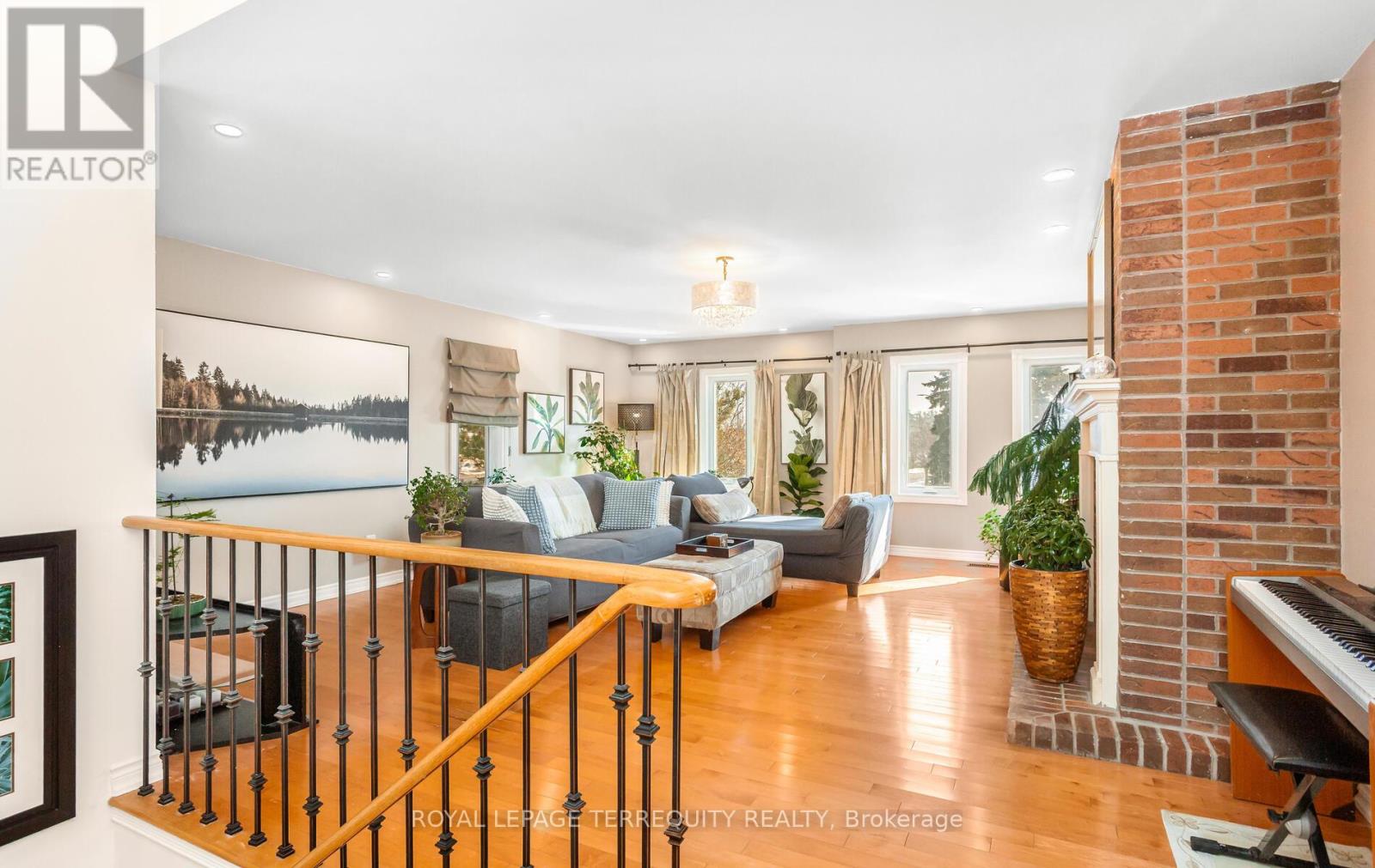 5596 Haddon Hall Road N, Mississauga, Ontario  L5M 5G4 - Photo 16 - W12810162